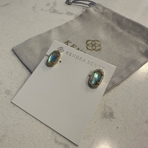 Gorgeous Kendra Scott Ellie stud in dichroic glass - Picture 5 of 10